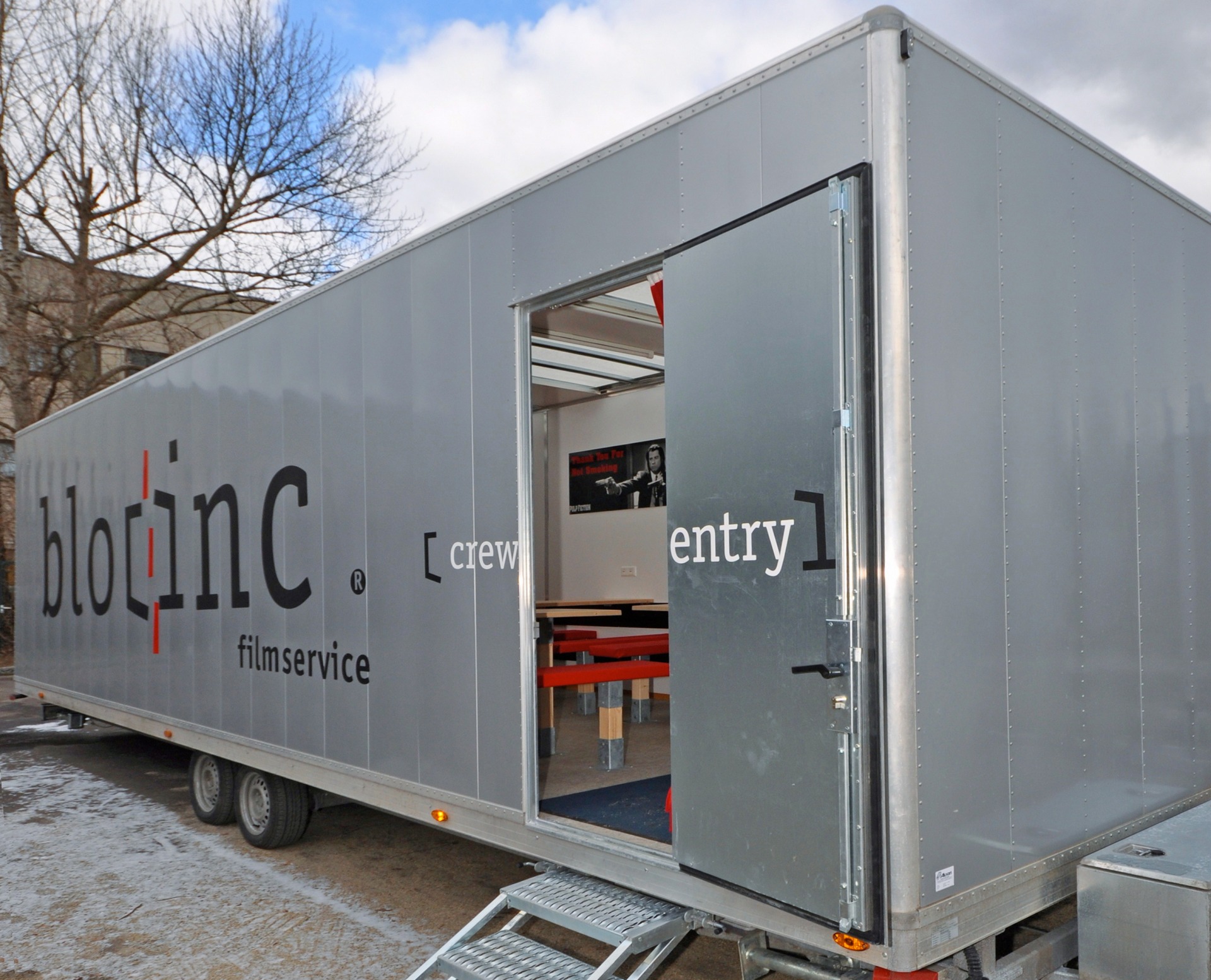 corporatedesign-blocinc-trailer-copyright-typoly Fahrzeigbeschriftung - Typoly